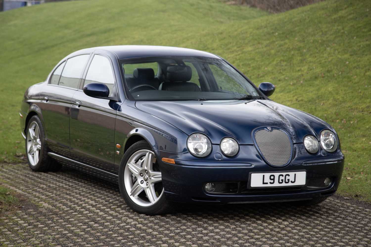 Lot 75 - 2002 Jaguar S-Type R