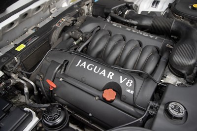 Lot 88 - 2002 Jaguar XJ8 4.0
