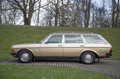 Lot 100 - 1984 Mercedes-Benz 230 TE