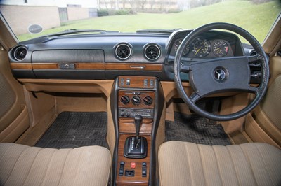 Lot 100 - 1984 Mercedes-Benz 230 TE