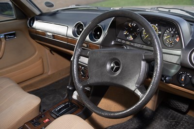 Lot 100 - 1984 Mercedes-Benz 230 TE