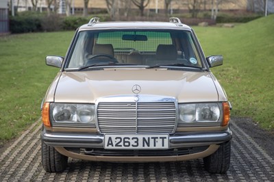 Lot 100 - 1984 Mercedes-Benz 230 TE