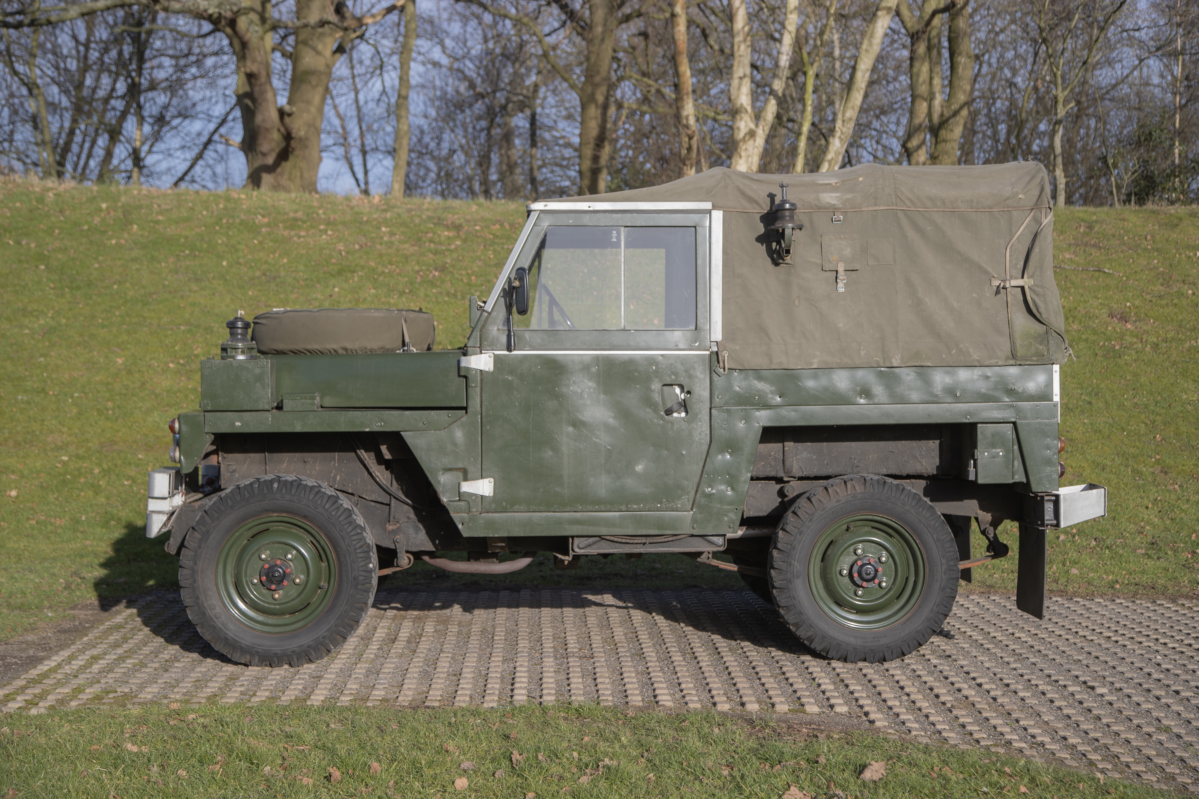 1976 LAND ROVER SERIES III 88 for sale by auction in Ascot, Berkshire,  United Kingdom