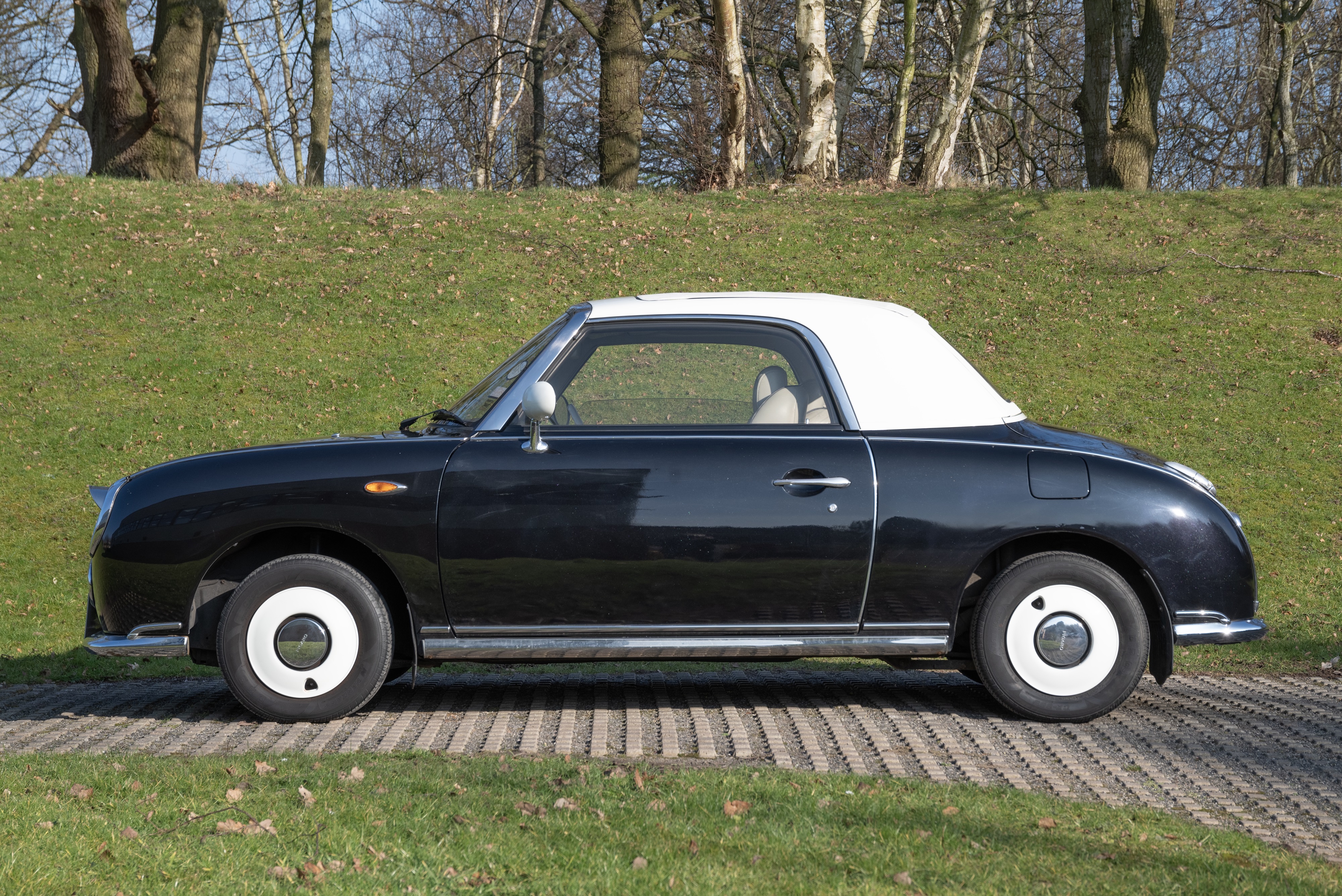 Lot 84 - 1991 Nissan Figaro