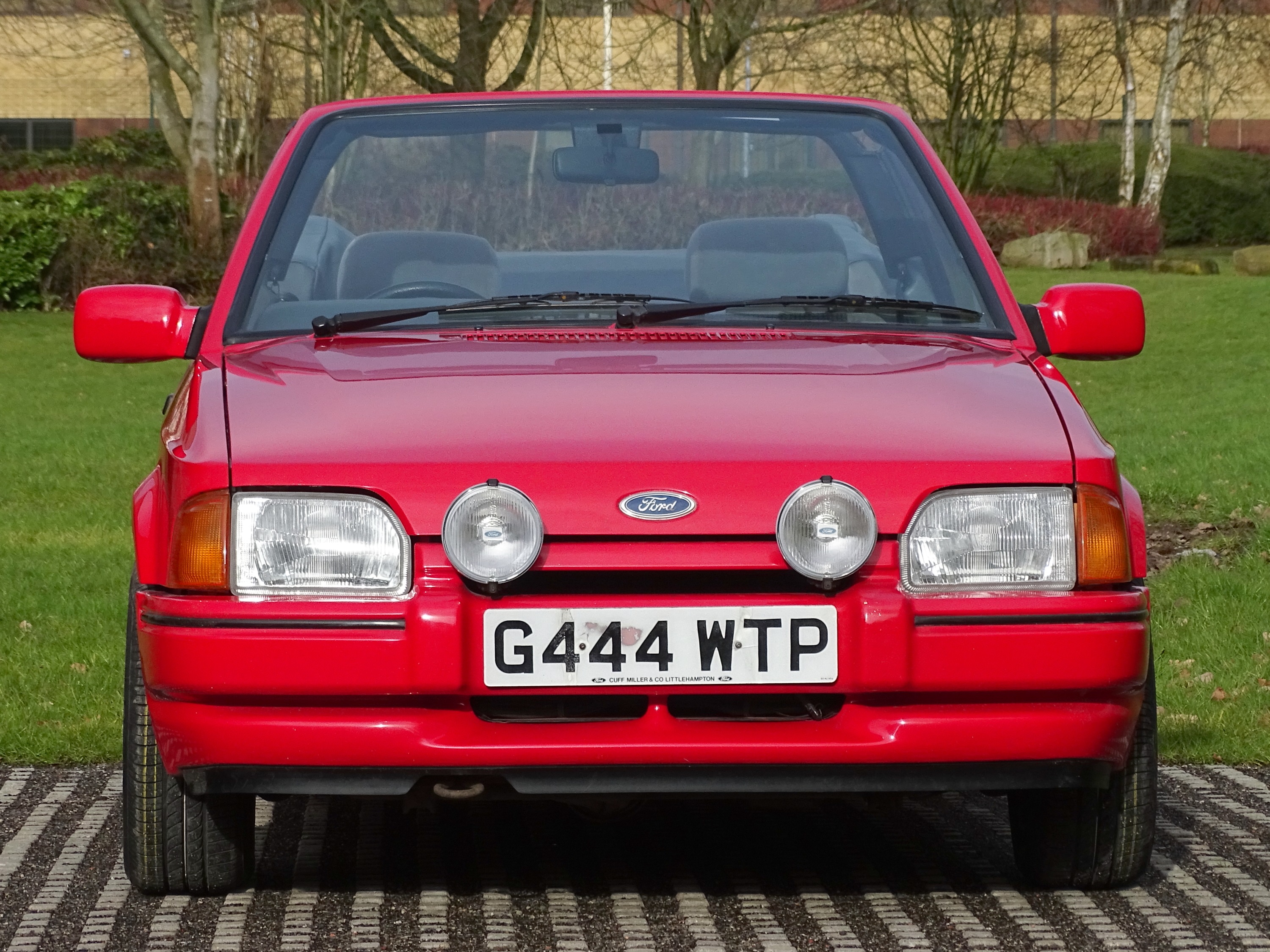 Lot 90 - 1990 Ford Escort XR3i Cabriolet