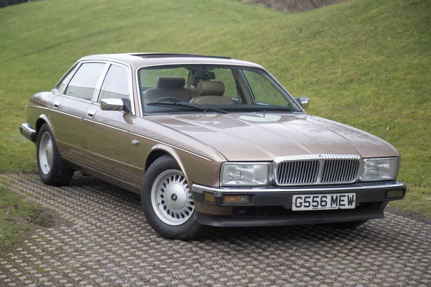Lot 16 - 1989 Daimler Sovereign 4.0