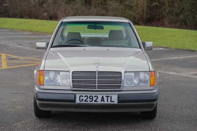 Lot 98 - 1990 Mercedes-Benz 230 E