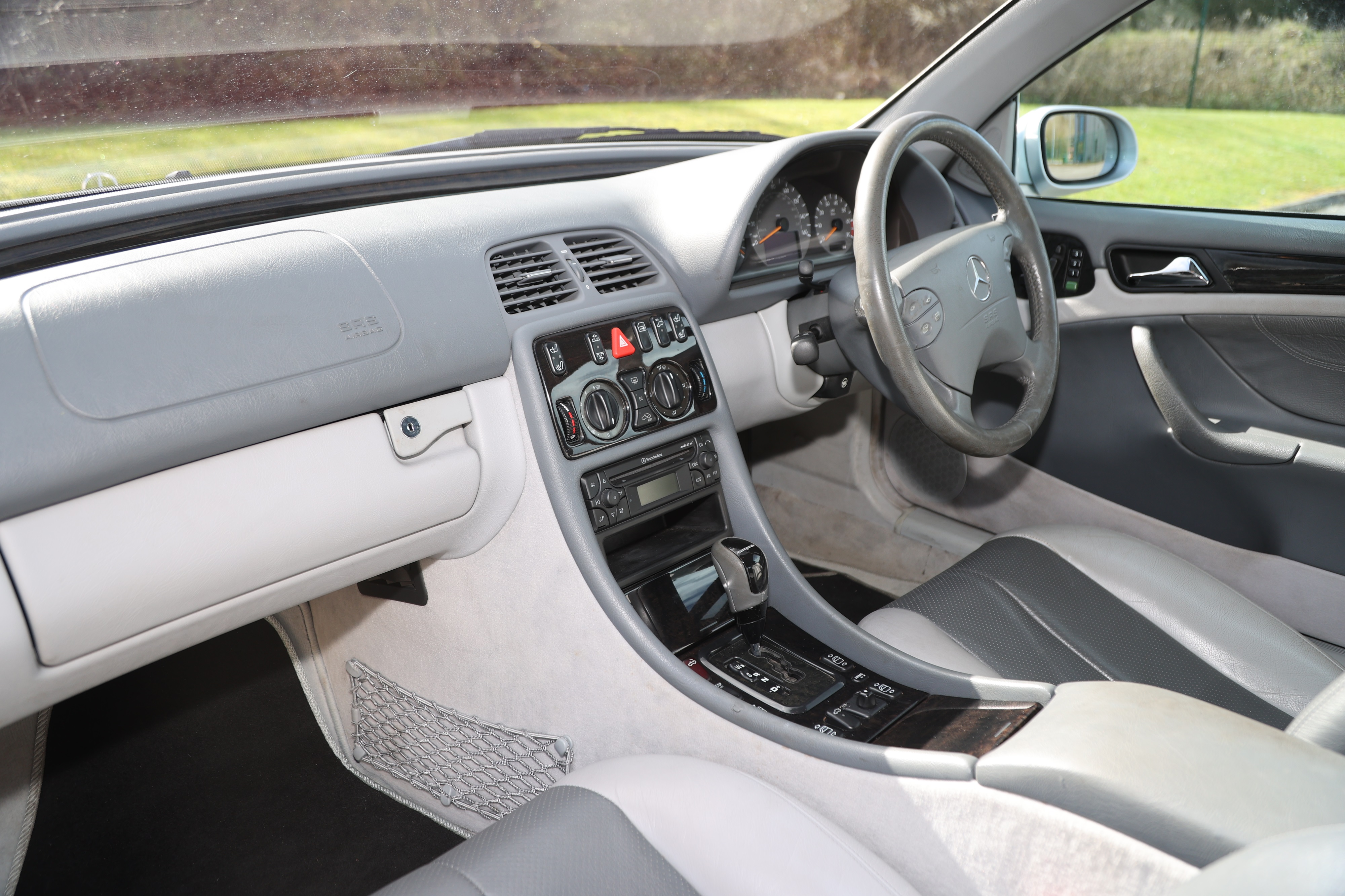 Lot 43 - 2000 Mercedes-Benz CLK 230 Avantgarde