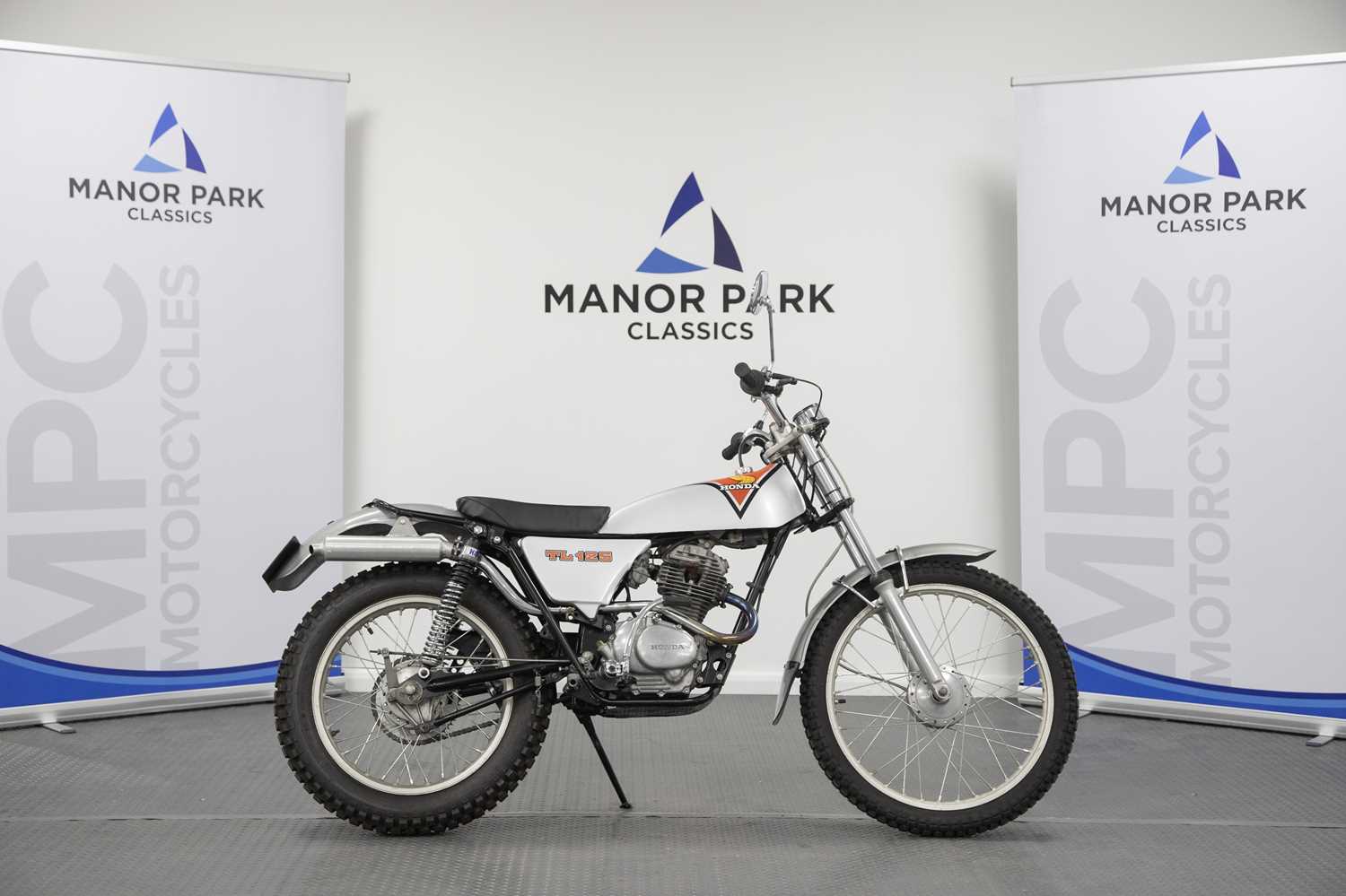 Lot 7 - 1976 Honda TL125