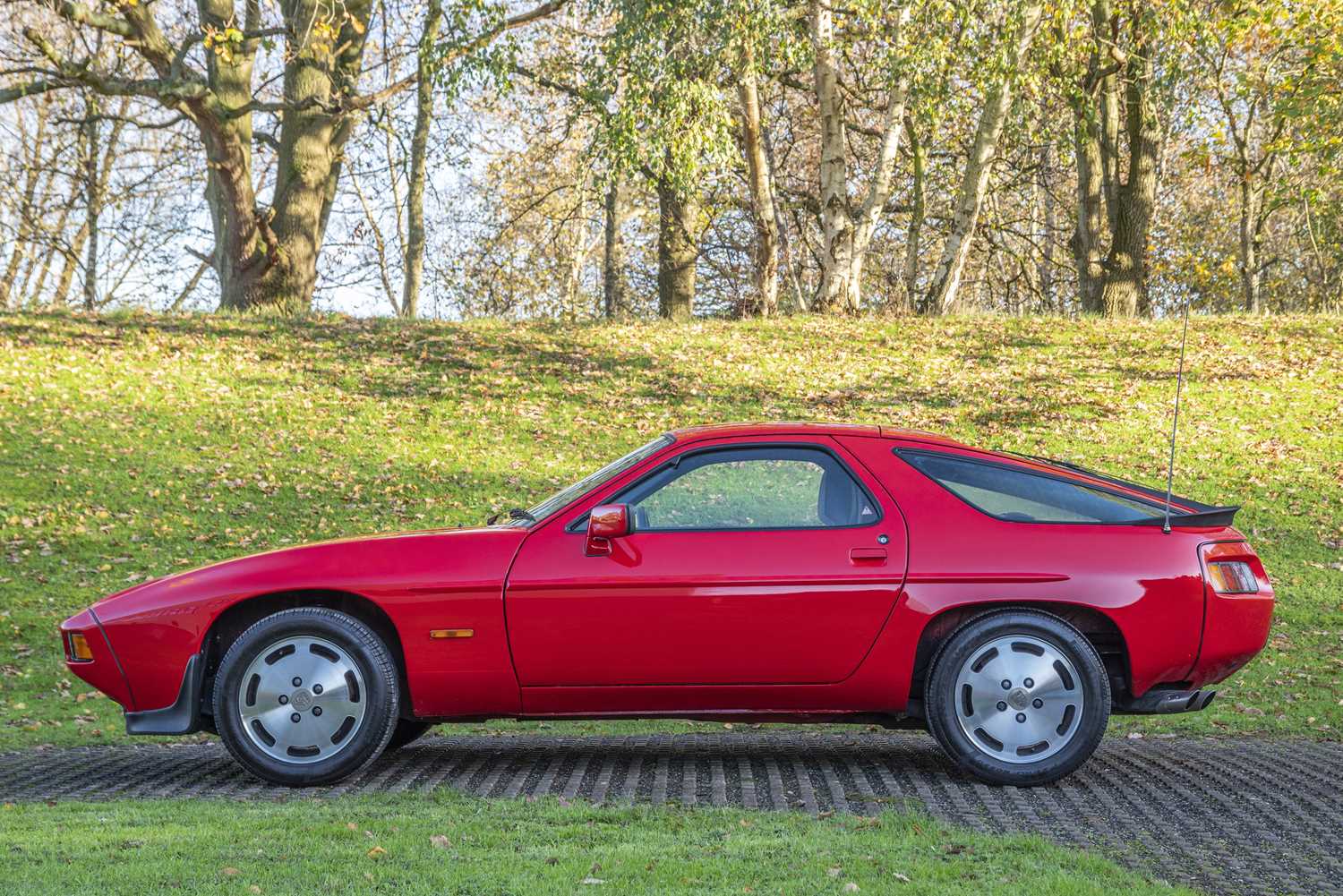 Lot 72 - 1982 Porsche 928 S