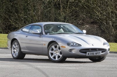 Lot 106 - 2000 Jaguar XK8 4.0 Coupe