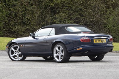 Lot 55 - 2001 Jaguar XK8 4.0 Convertible