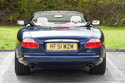 Lot 55 - 2001 Jaguar XK8 4.0 Convertible