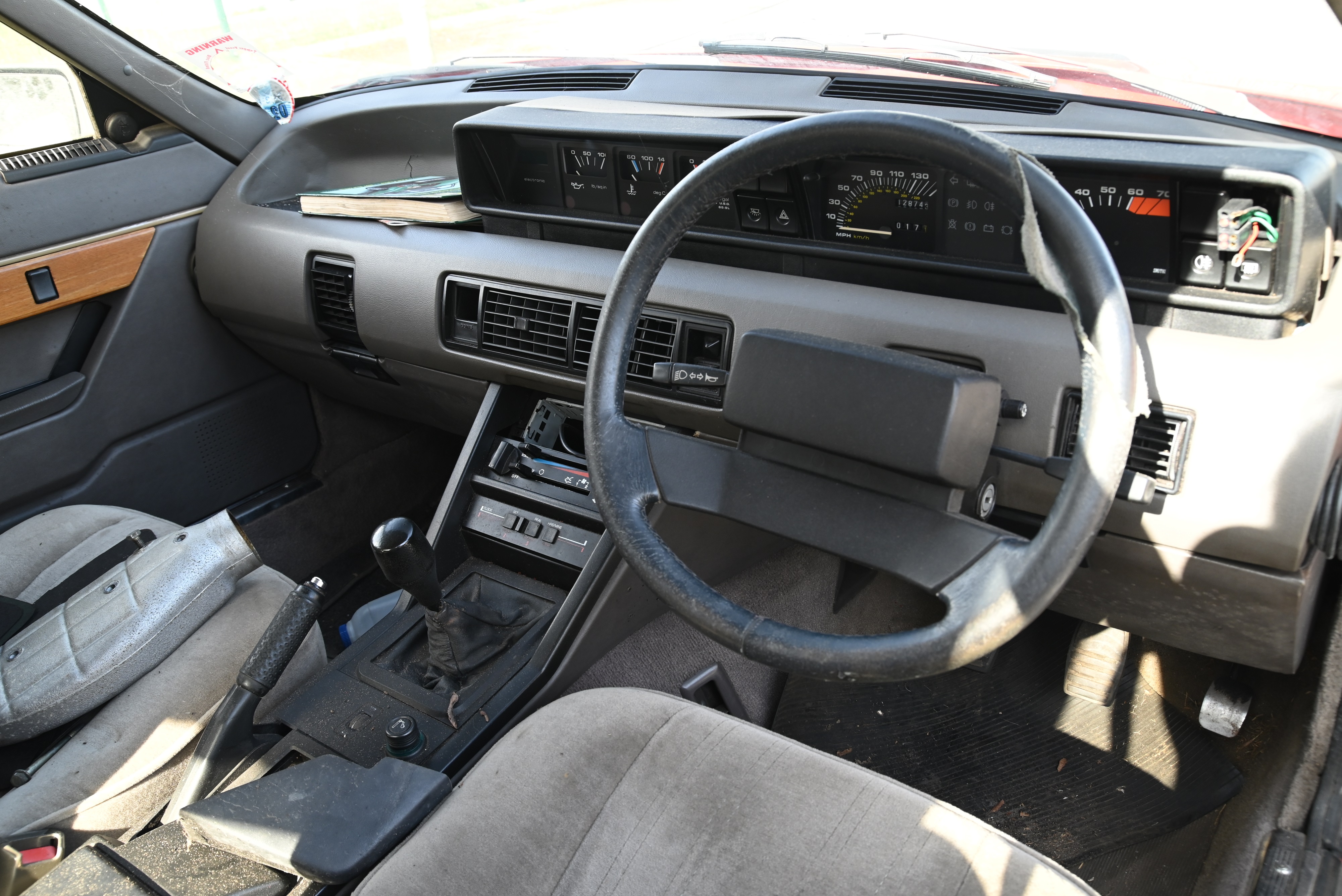 Sd1 Window Lot 131 - 1986 Rover SD1 2000