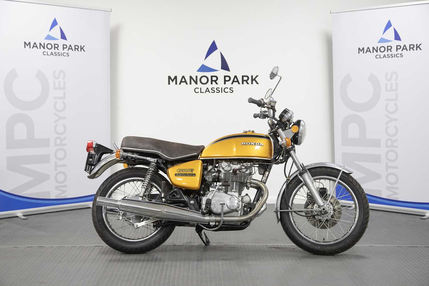 Lot 21 - 1976 Honda CB500T