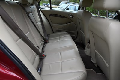 Lot 81 - 2004 Jaguar S-Type 2.5 V6 SE