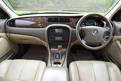 Lot 81 - 2004 Jaguar S-Type 2.5 V6 SE