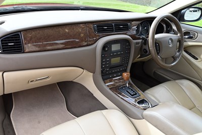 Lot 81 - 2004 Jaguar S-Type 2.5 V6 SE