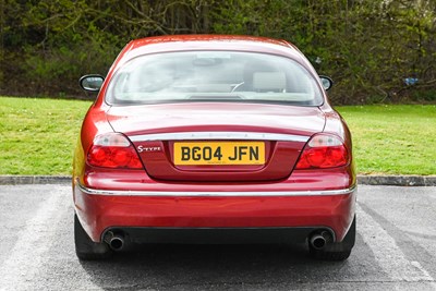 Lot 81 - 2004 Jaguar S-Type 2.5 V6 SE