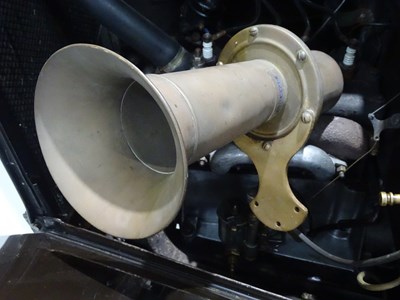 Lot 22 - Large Brass 12 volt sparton horn