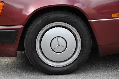 Lot 53 - 1992 Mercedes-Benz 230 E