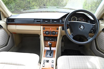 Lot 53 - 1992 Mercedes-Benz 230 E