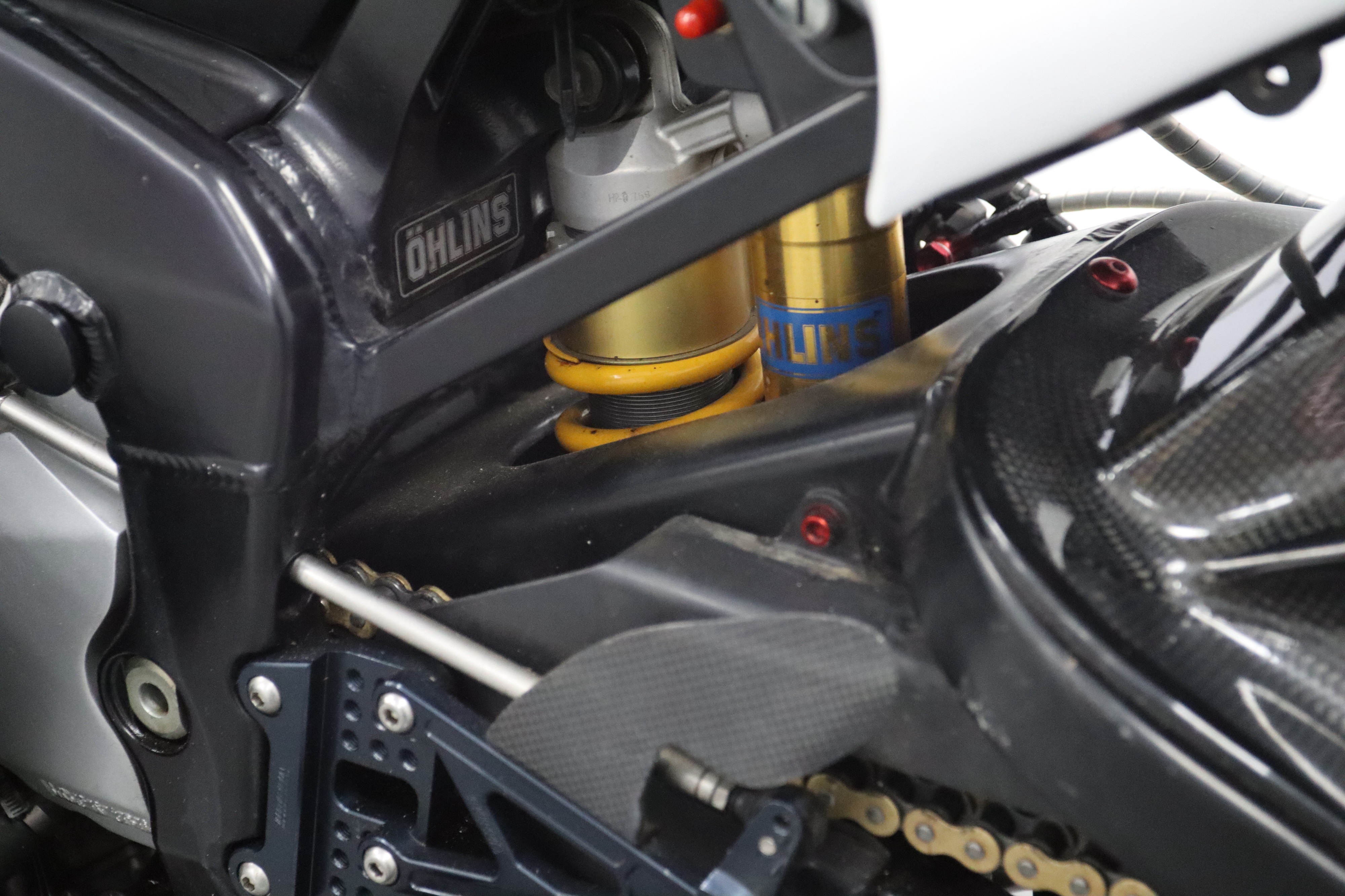 Lot 10 - 1998 Yamaha R7-1