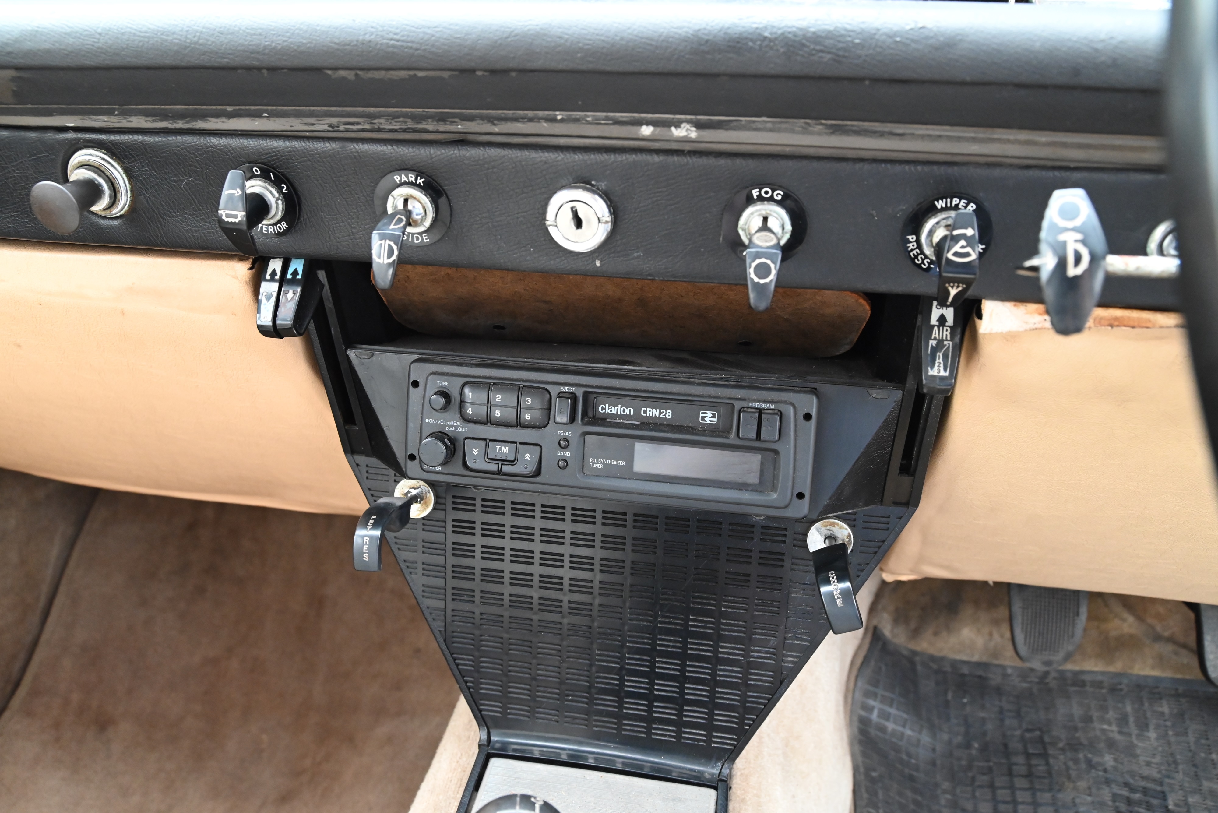 Lot 36 - 1966 Rover P6 2000