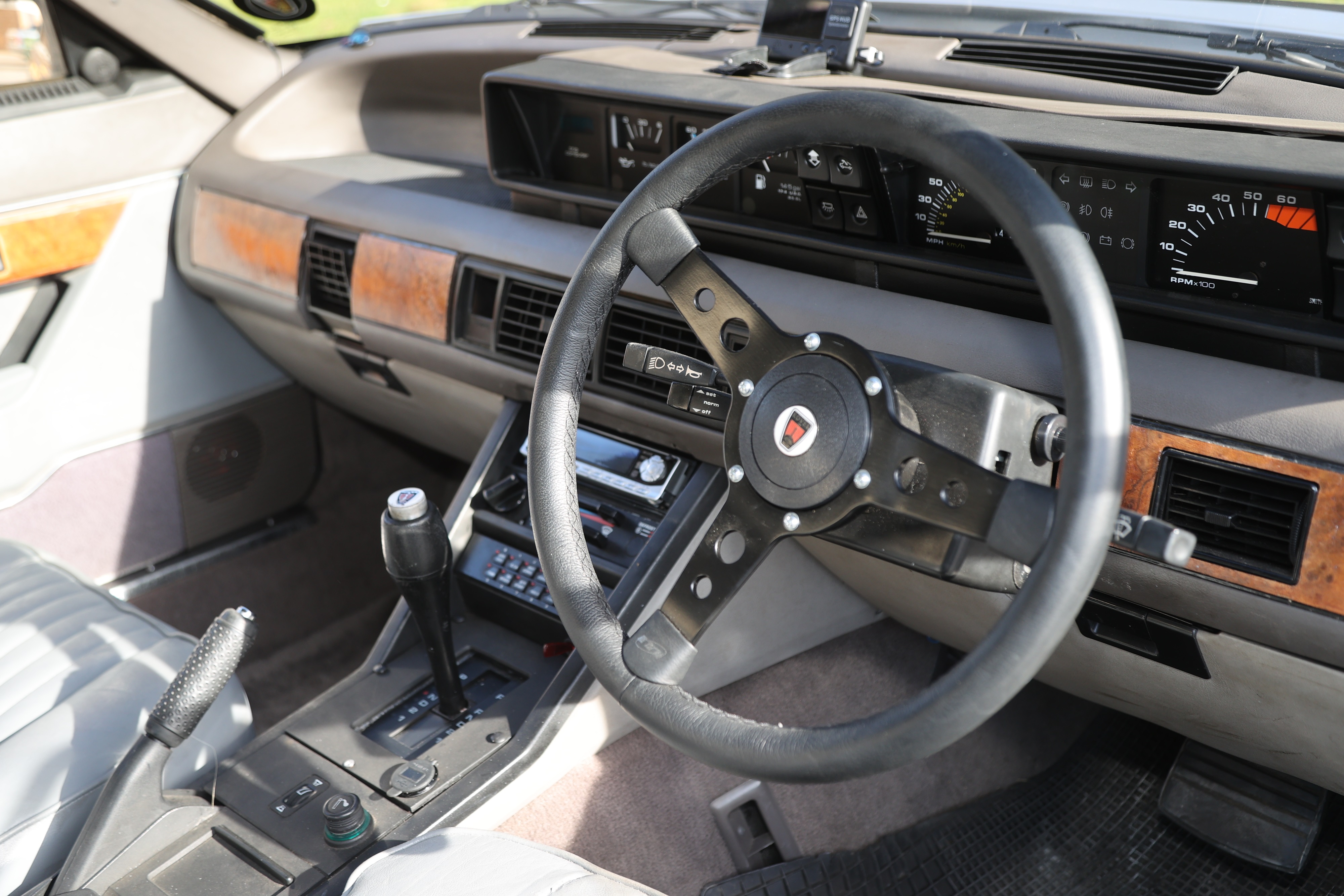 Sd1 Window Lot 128 - 1984 Rover SD1 3500 Vanden Plas EFI