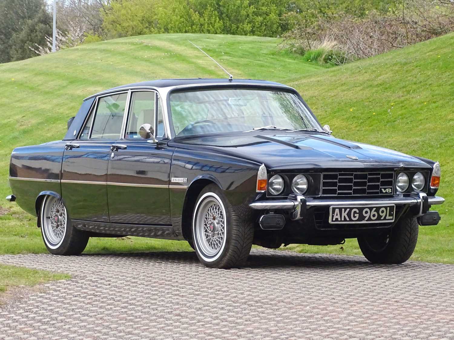 Lot 105 - 1972 Rover P6 3500 S