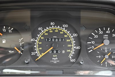 Lot 91 - 1992 Mercedes-Benz 300 CE
