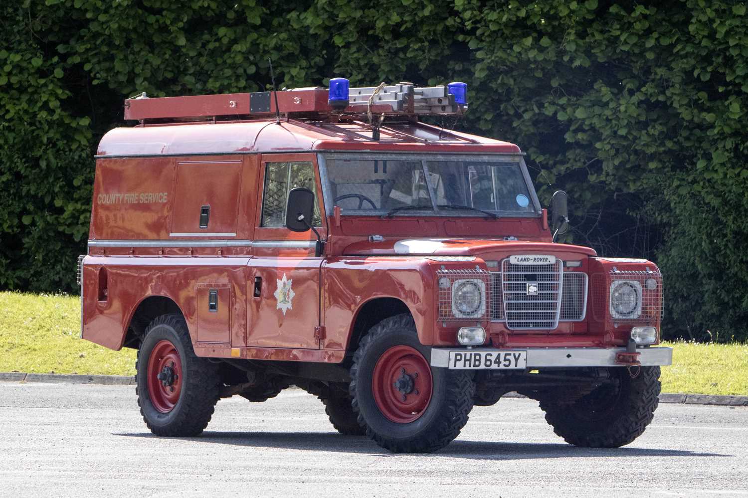 Lot 37 - 1982 Land Rover 109 Series III Fire Appliance