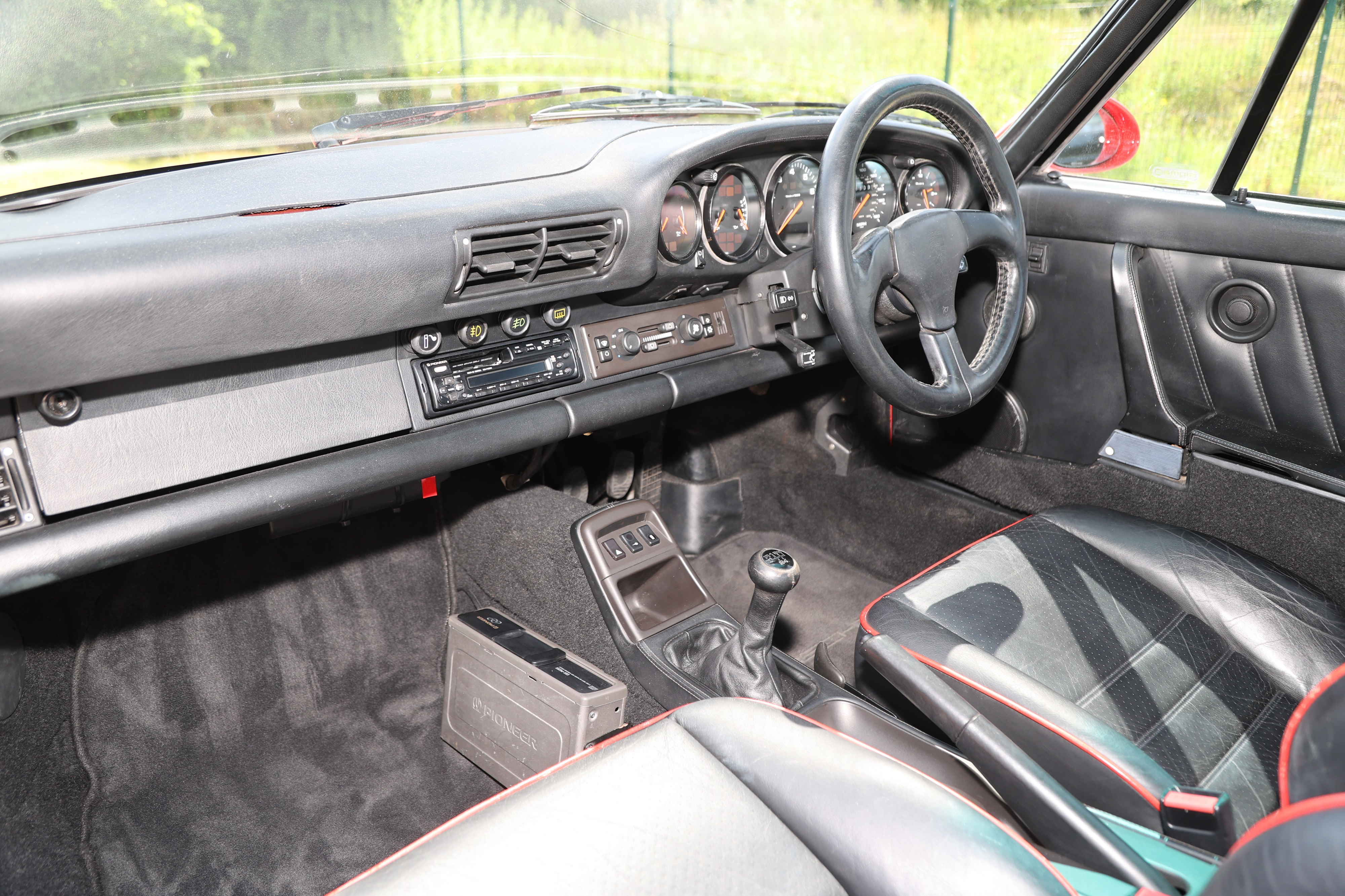 porsche 964 turbo interior