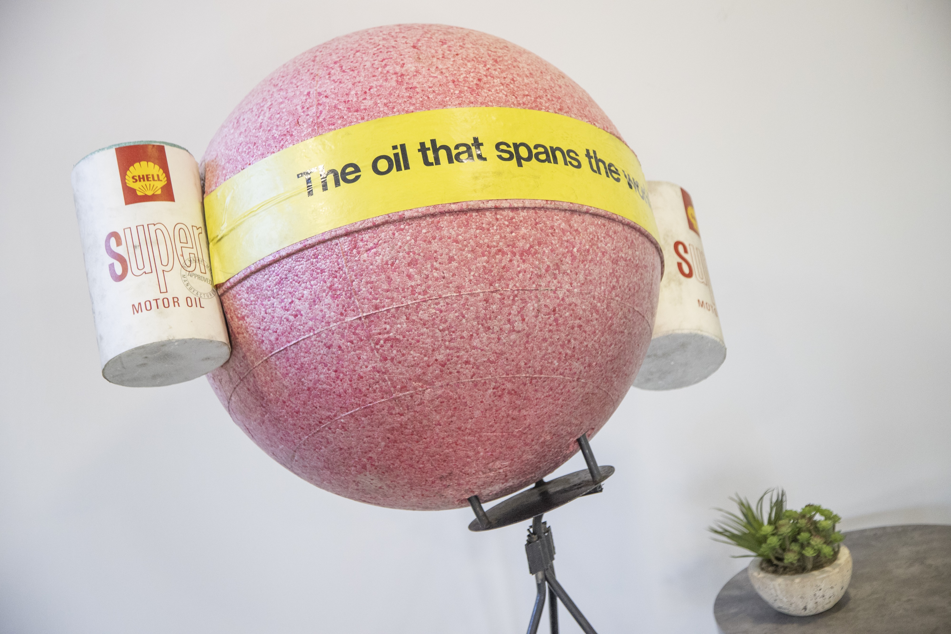 Shell Oil Display Lot 32 - Shell oil showroom display globe