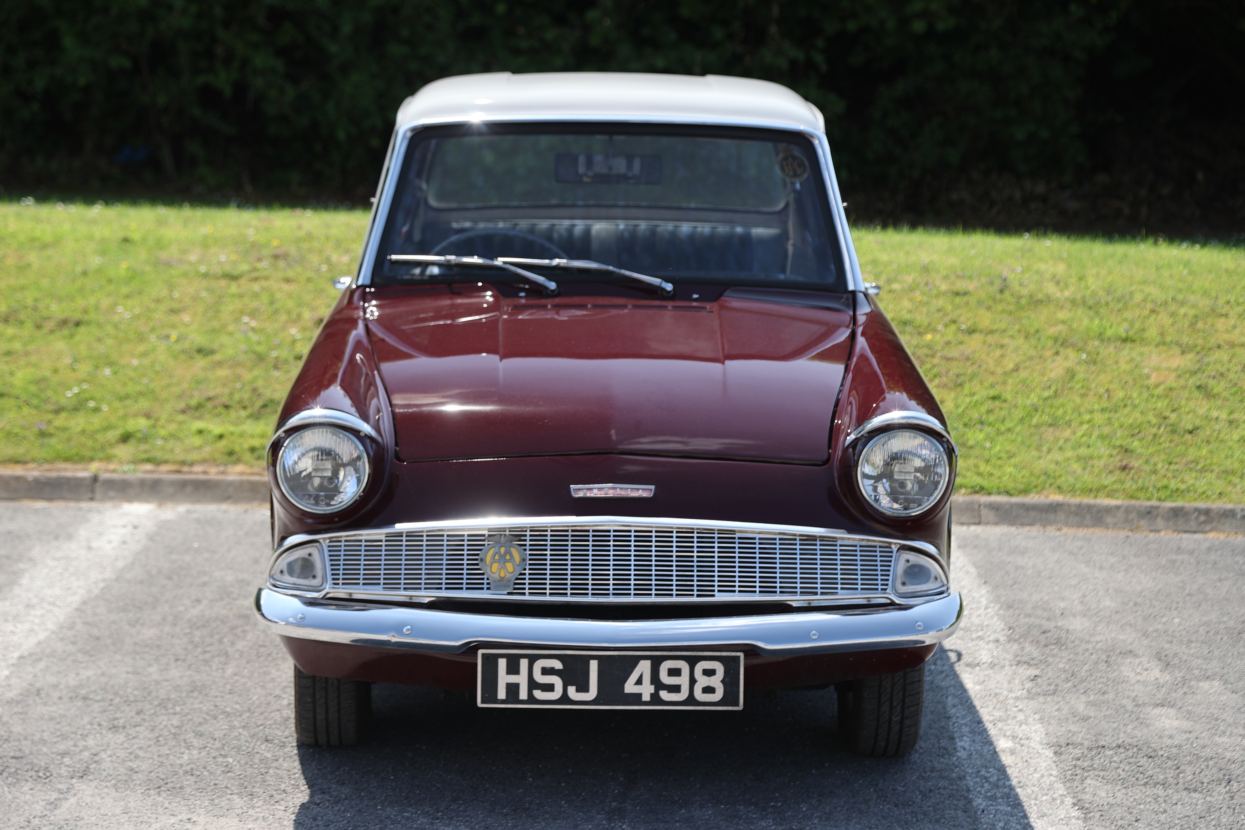 Lot 69 1961 Ford Anglia 105E Deluxe lot-69-1961-ford-anglia-105e-deluxe