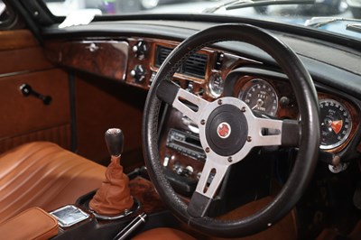 Lot 76 - 1971 MG B GT