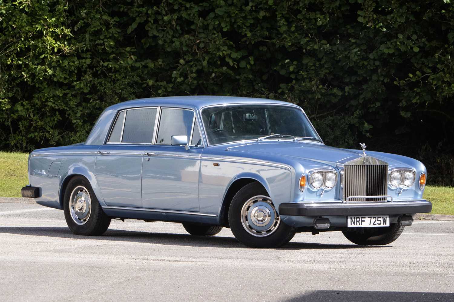 Rolls-Royce Silver Shadow, Its Models, Features & More