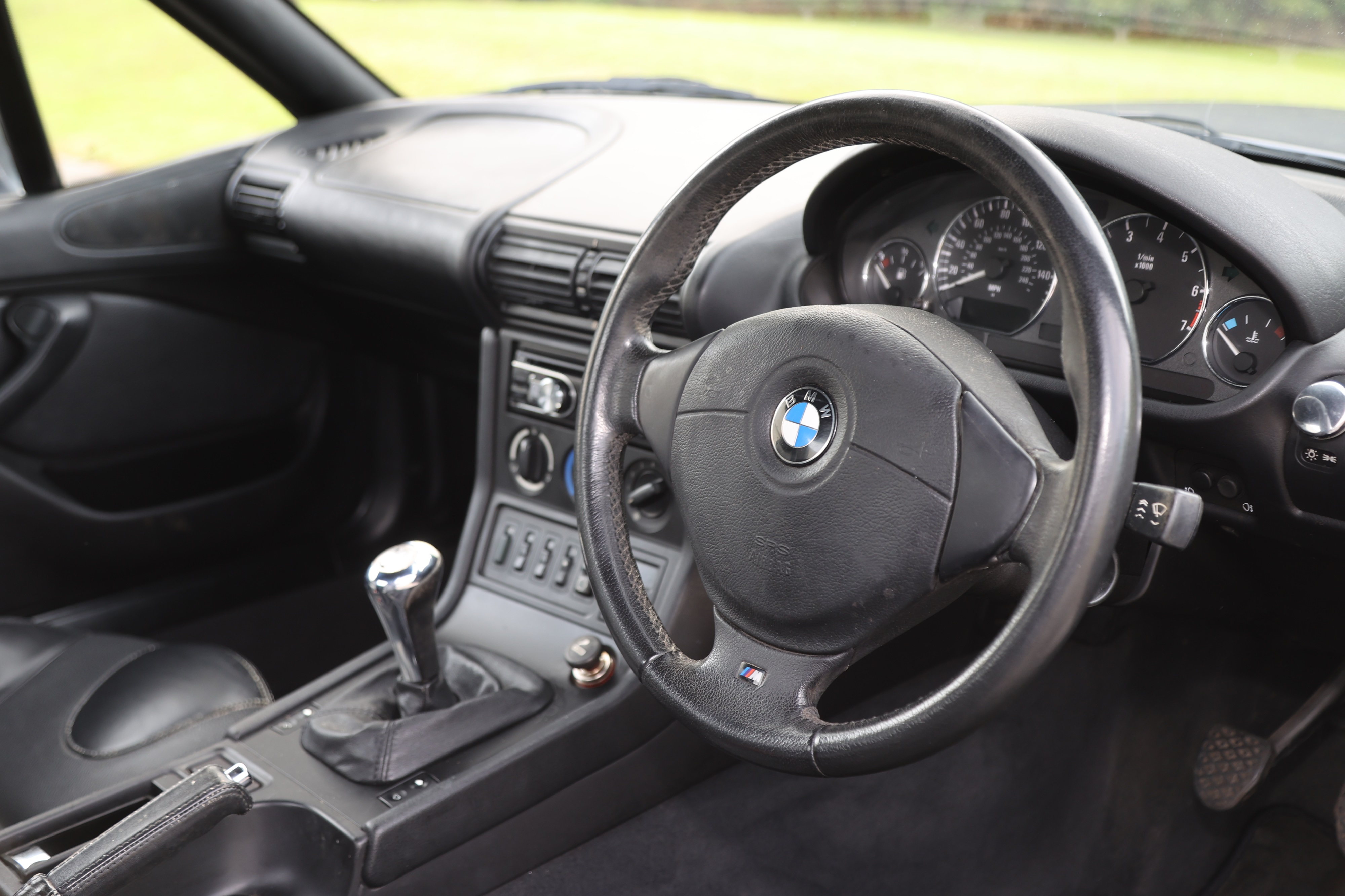 Lot 33 1999 BMW Z3 2.8