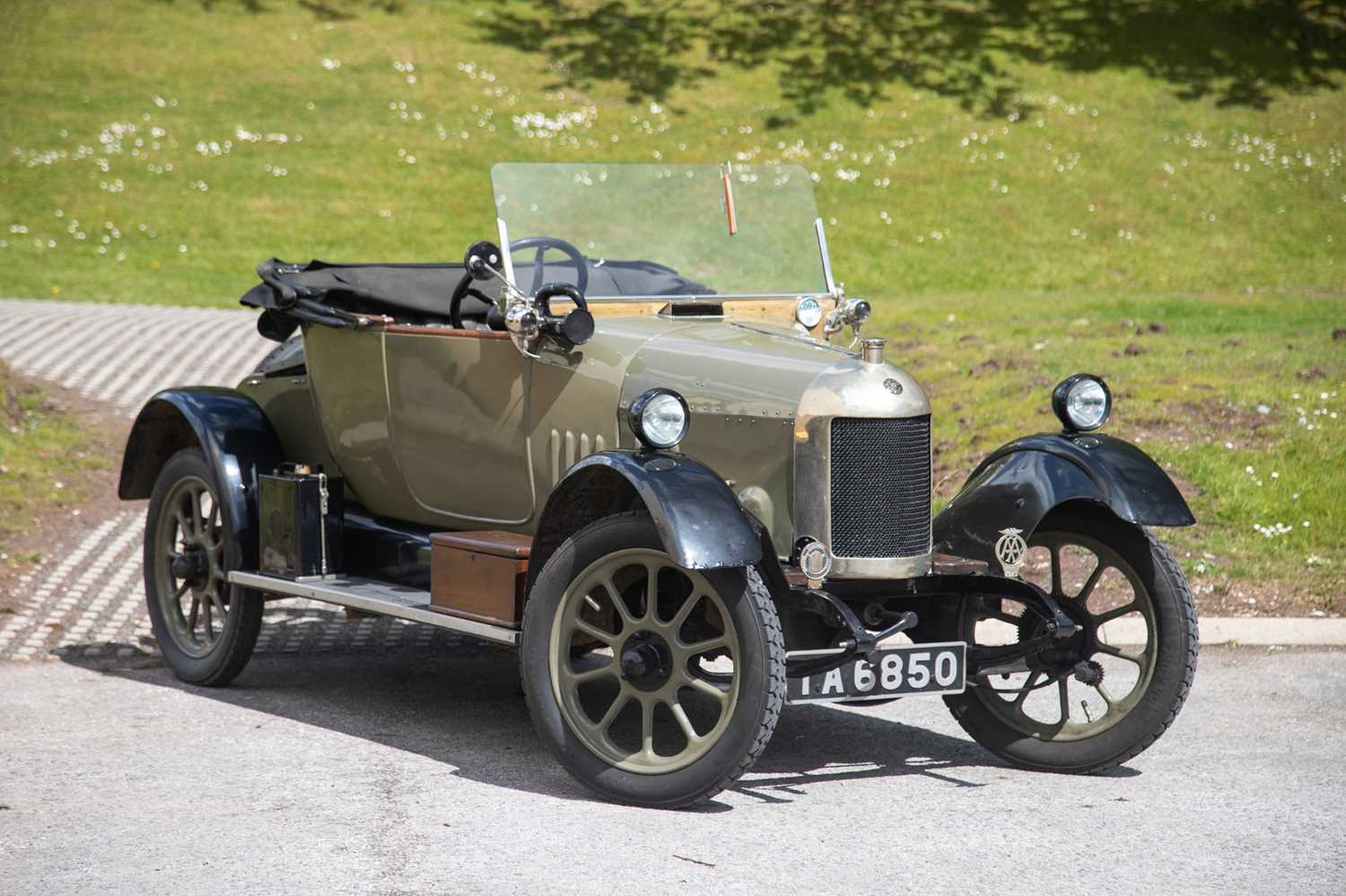 Lot 13 - 1923 Morris Cowley Two-Seater and Dickey