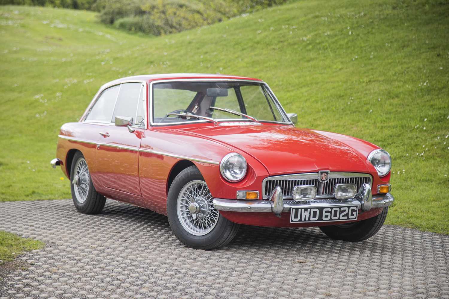 Lot 56 - 1968 MG B GT