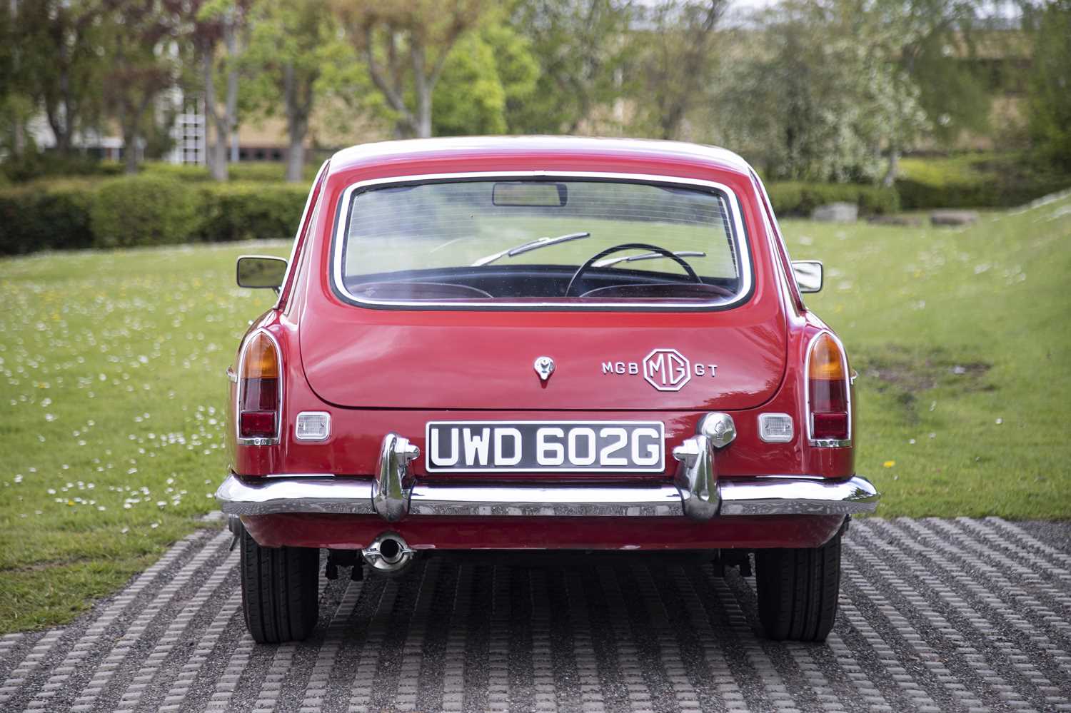 Lot 56 - 1968 MG B GT