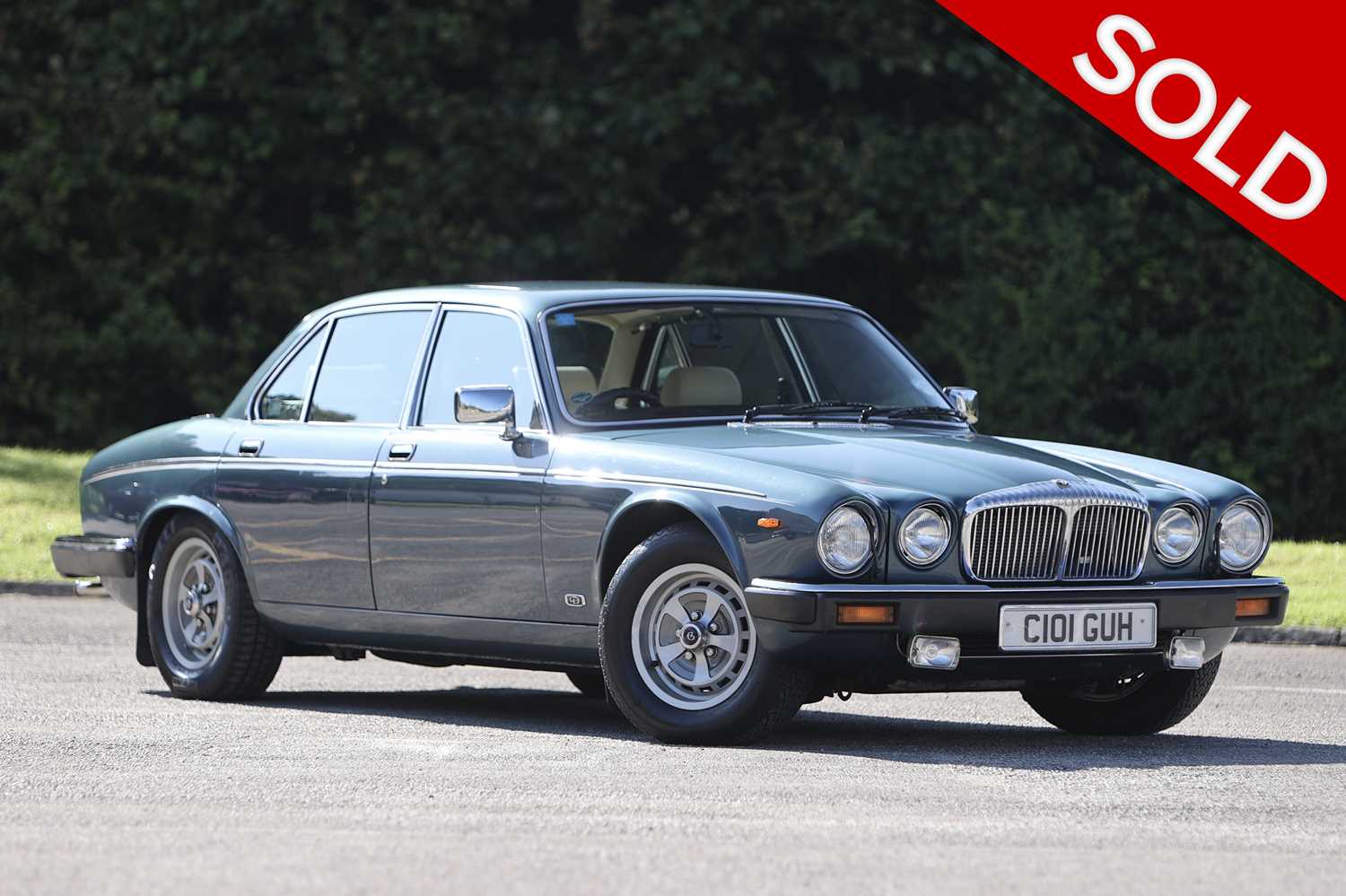 Lot 191 - 1986 Daimler Sovereign 4.2 Vanden Plas