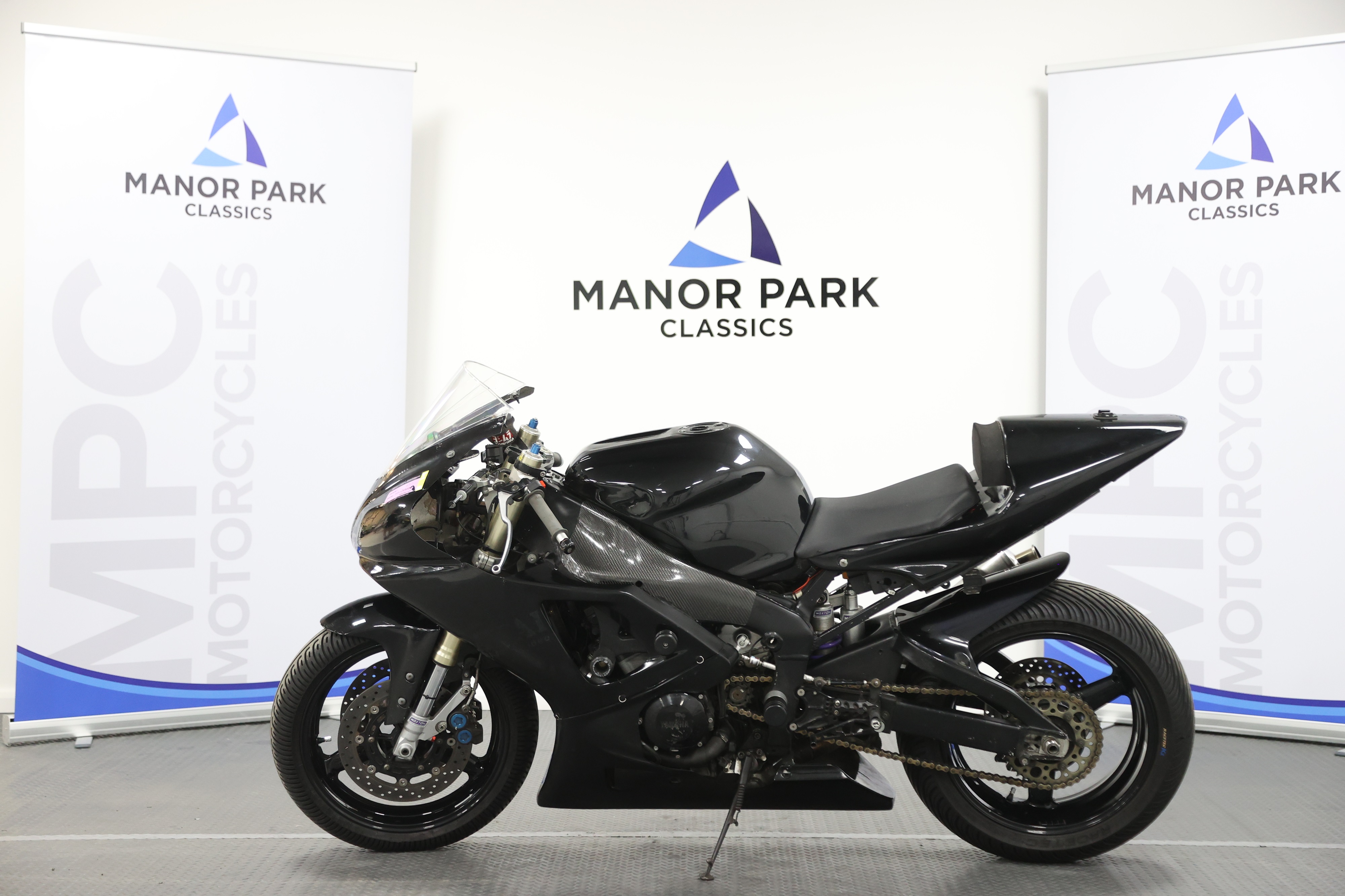 2001 R1 Front View Lot 34 - 2001 Yamaha R1 4XV