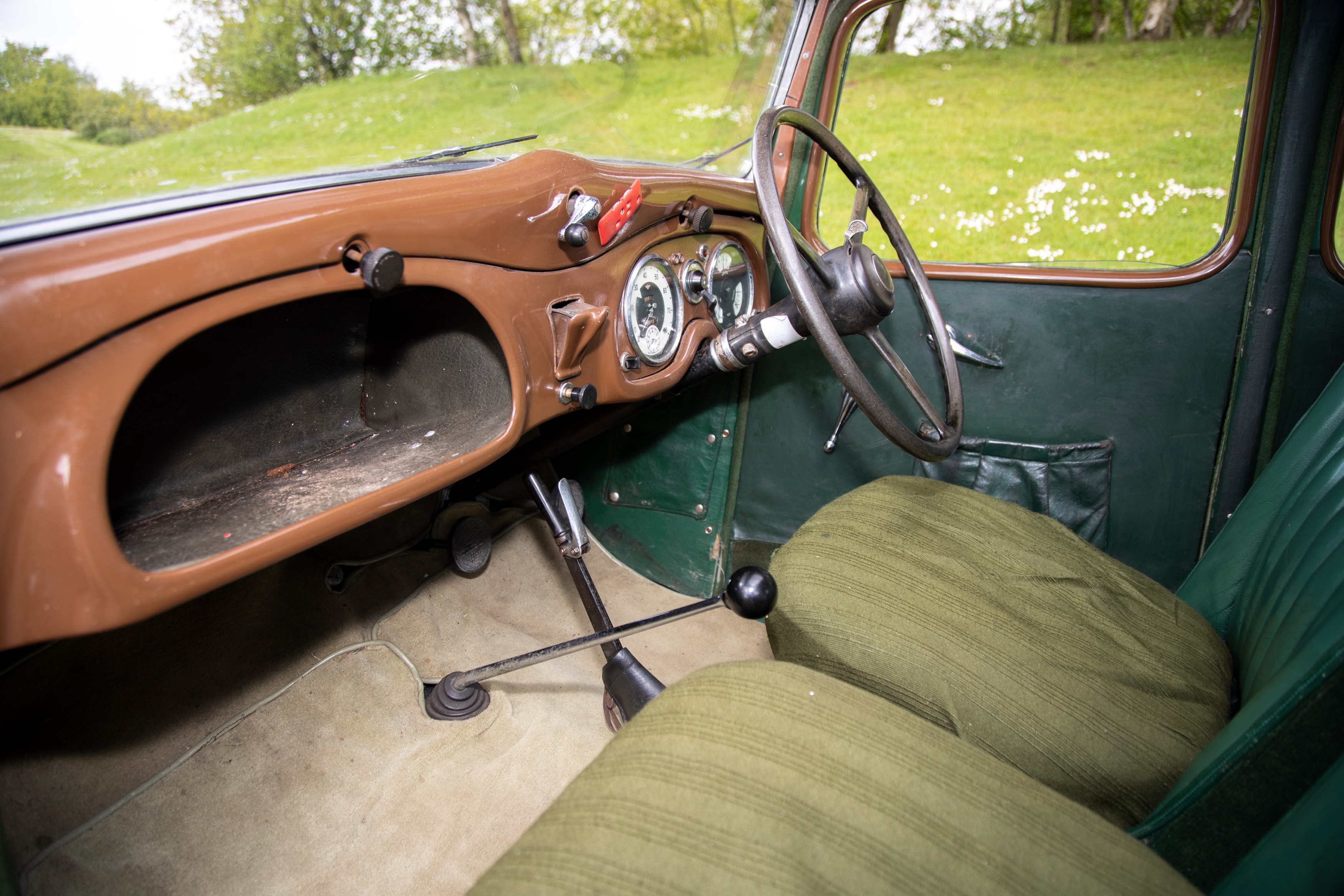 Lot 4 - 1938 Austin 14/6 Goodwood Saloon