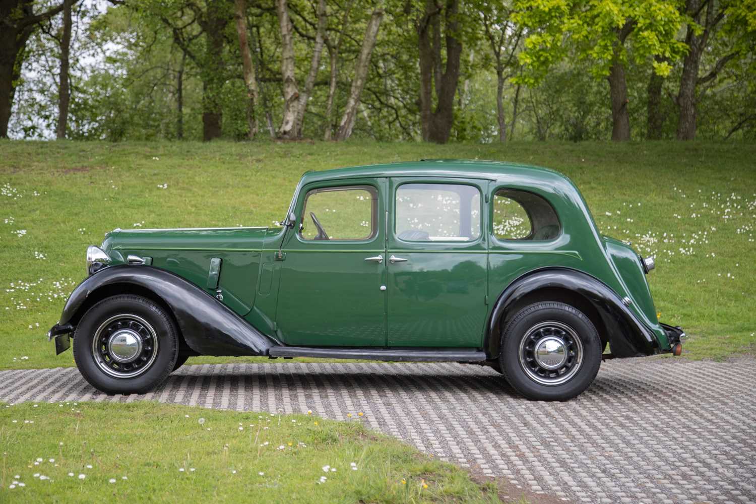 Lot 4 - 1938 Austin 14/6 Goodwood Saloon