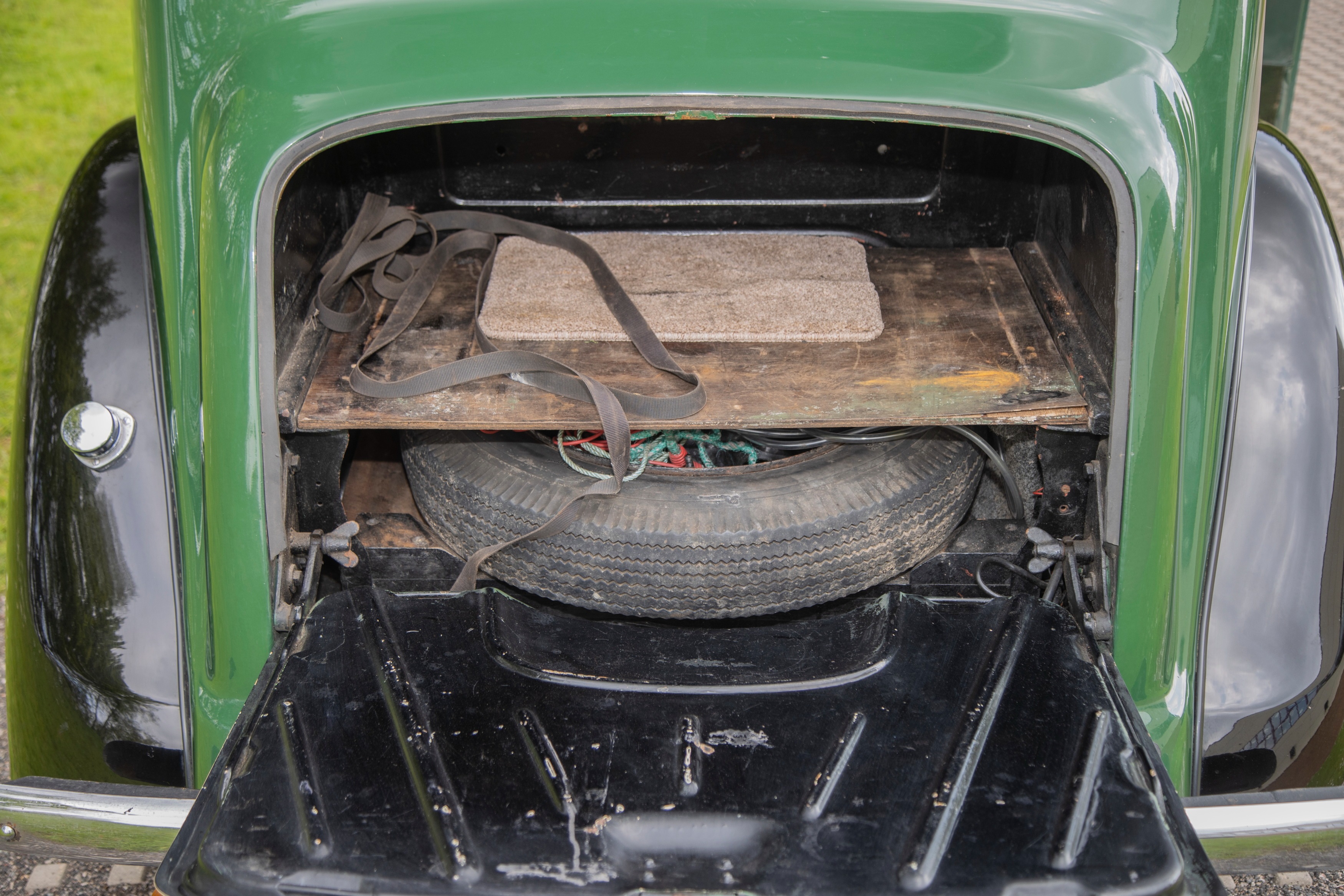 Lot 4 - 1938 Austin 14/6 Goodwood Saloon