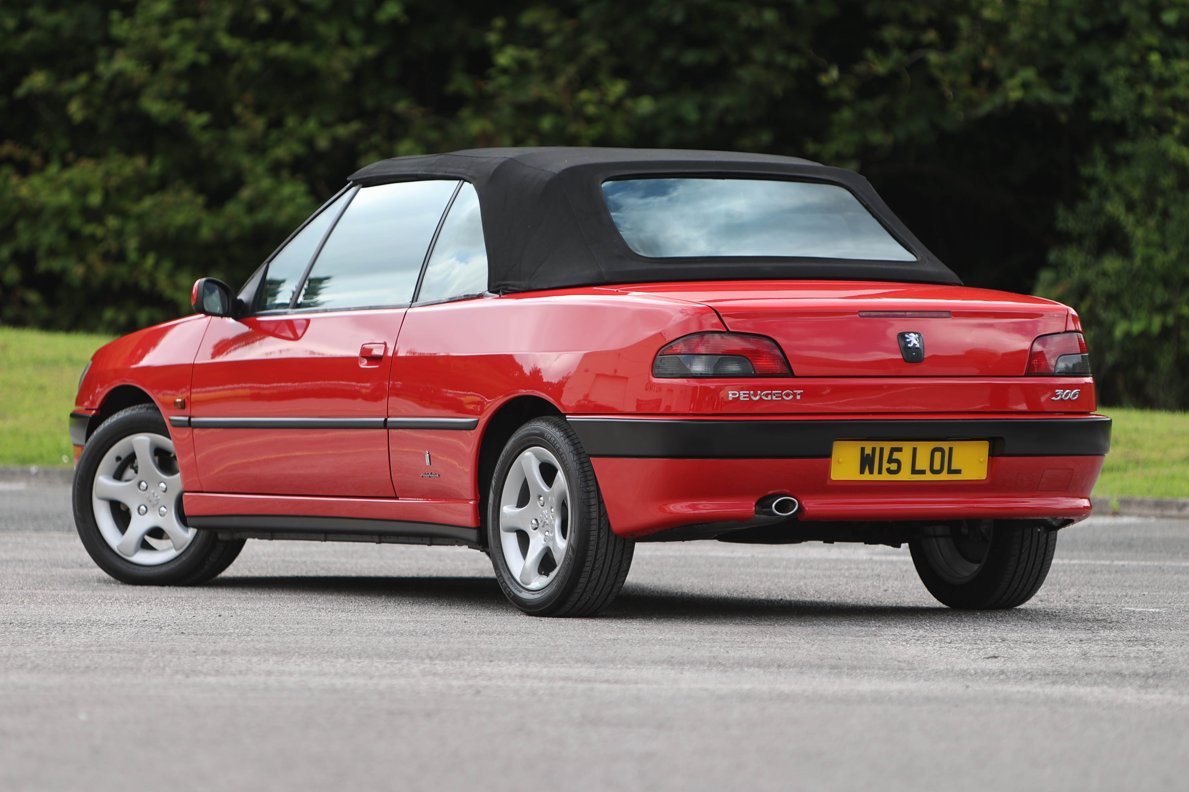 Lot 186 - 2000 Peugeot 306 Cabriolet