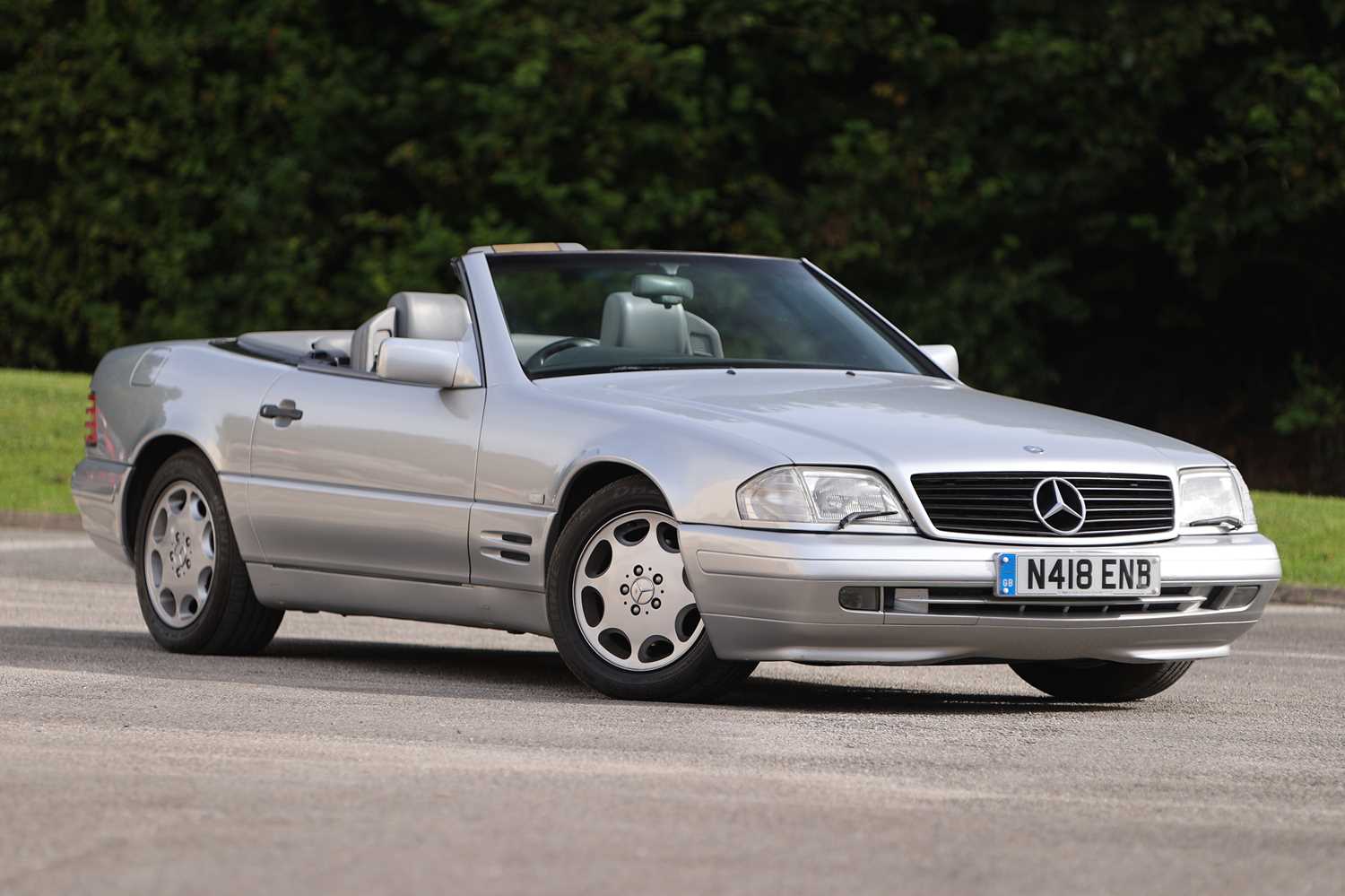 Lot 148 - 1996 Mercedes-Benz SL 320