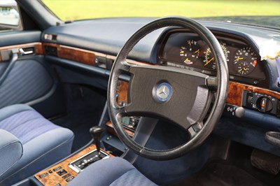 Lot 210 - 1990 Mercedes-Benz 300 SE