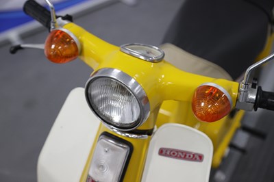 Lot 17 - 1976 Honda C70